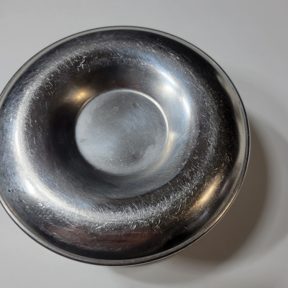 Stainless Steel Footed Gravy Bowl - Picture 5 of 10